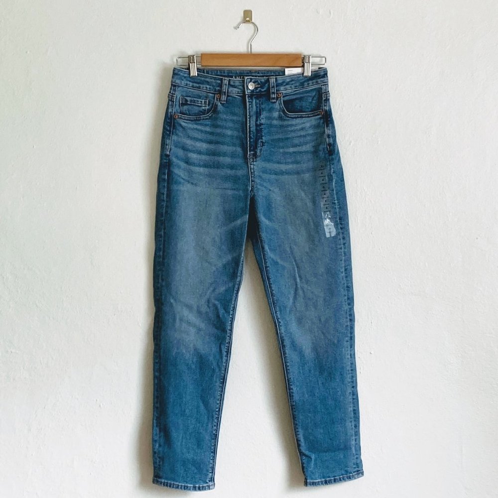 American Eagle Stretch Mom Straight Jean NWT